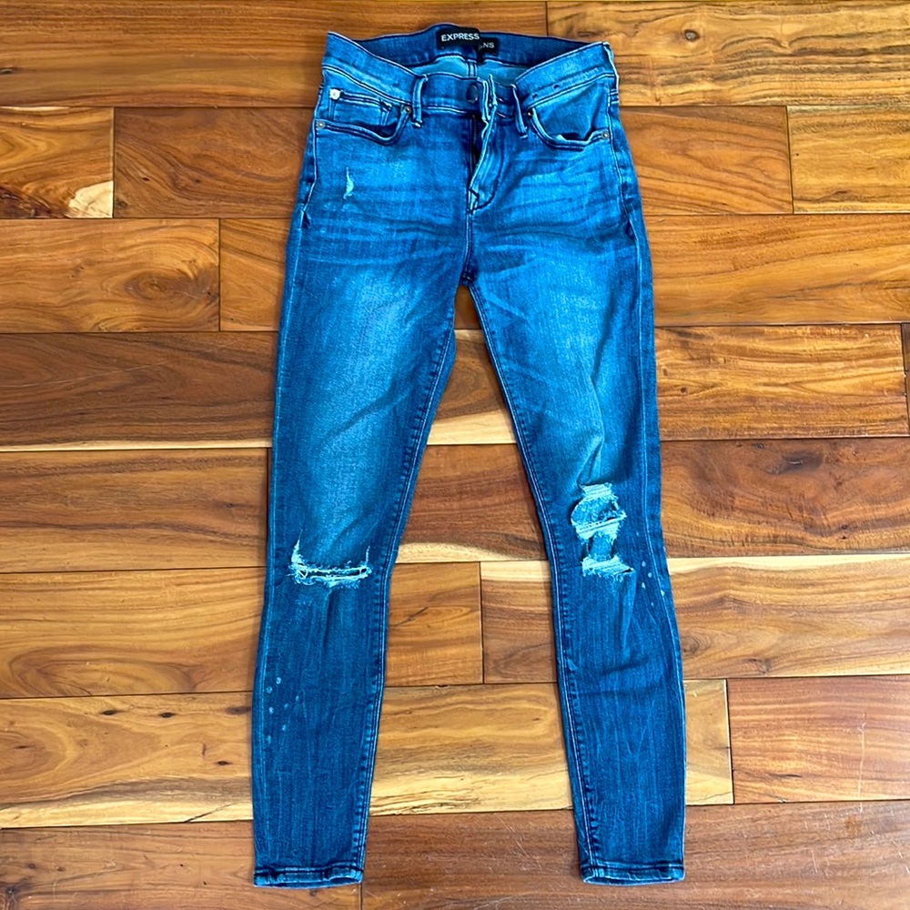 Express Skinny Stretch ripped jeans Size 2s- good condition